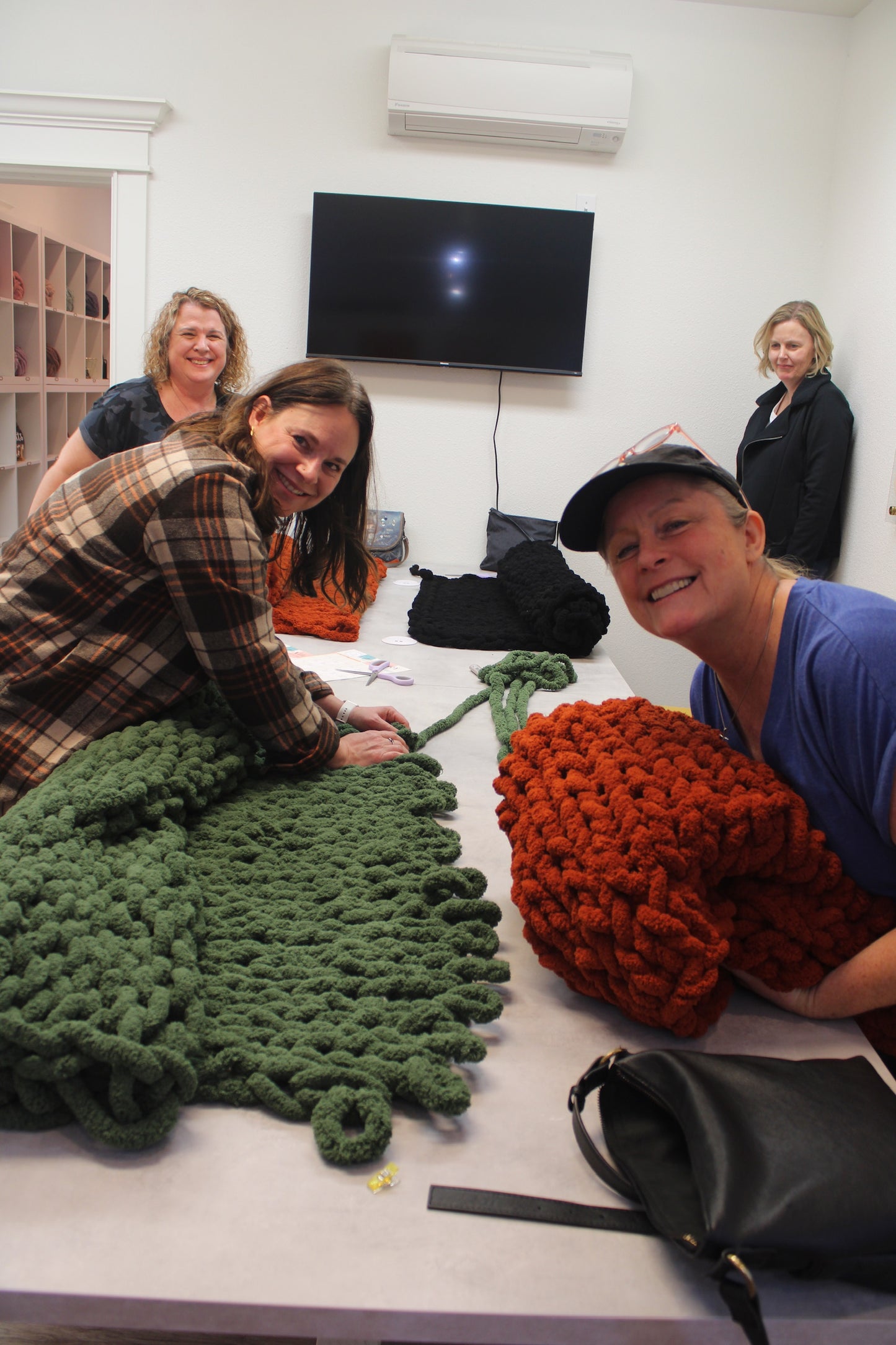 Chunky Blanket Workshop @ Leonardo’s Pizzeria